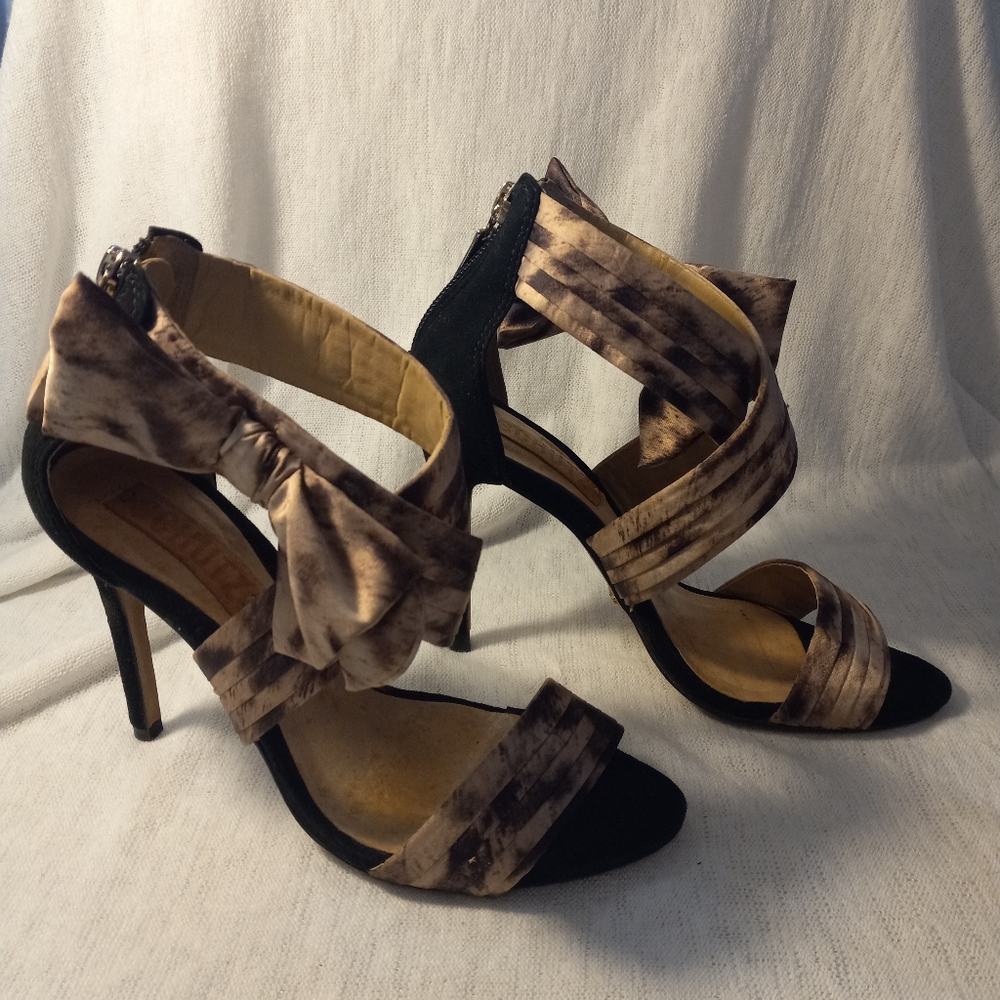 SCHUTZ High Heels. Size 5B. Black Velvet with Gold and Black Bow